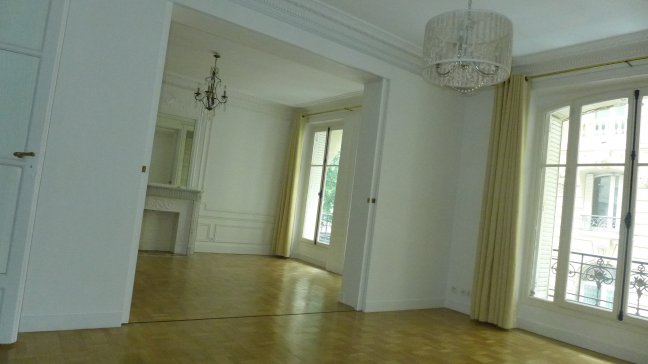 Location appartement Paris 75007